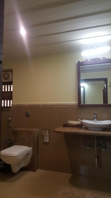 Casa Menezes - A Heritage Goan Homestay Bambolim Room photo